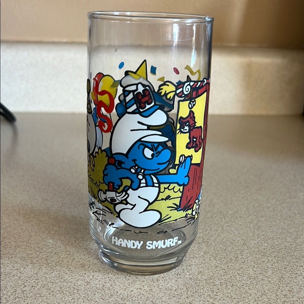Handy Smurf Glass Tumbler - 1983 Hardee’s